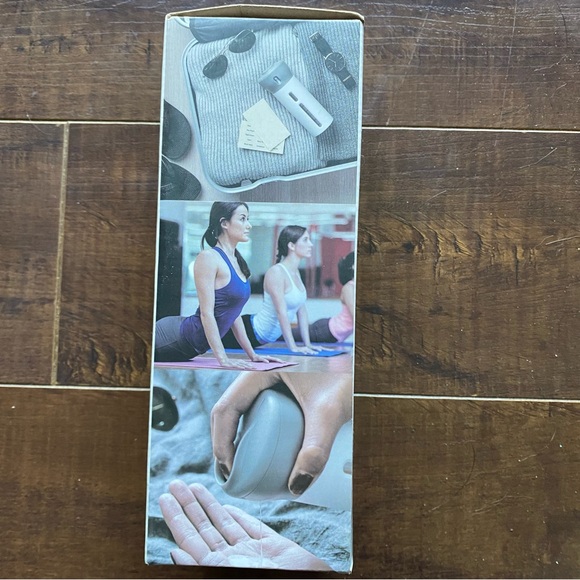 New 4-in-1 Beauty Travel Dispenser - Picture 2 of 4